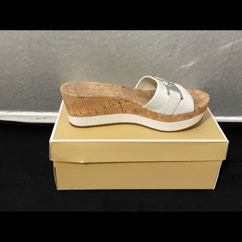 Micheal Kors white platform leather size 9 - Picture 3 of 7